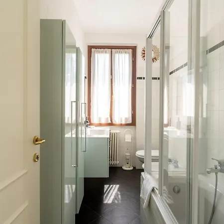Three Bedrooms - Regina * Laglio