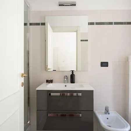 Three Bedrooms - Regina Appartement Laglio
